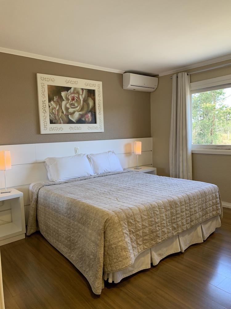 Deluxe Suite with Spa Bath