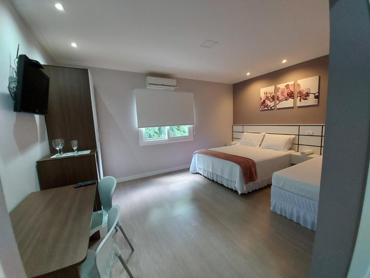 Deluxe Room (1 adult + 1 child)