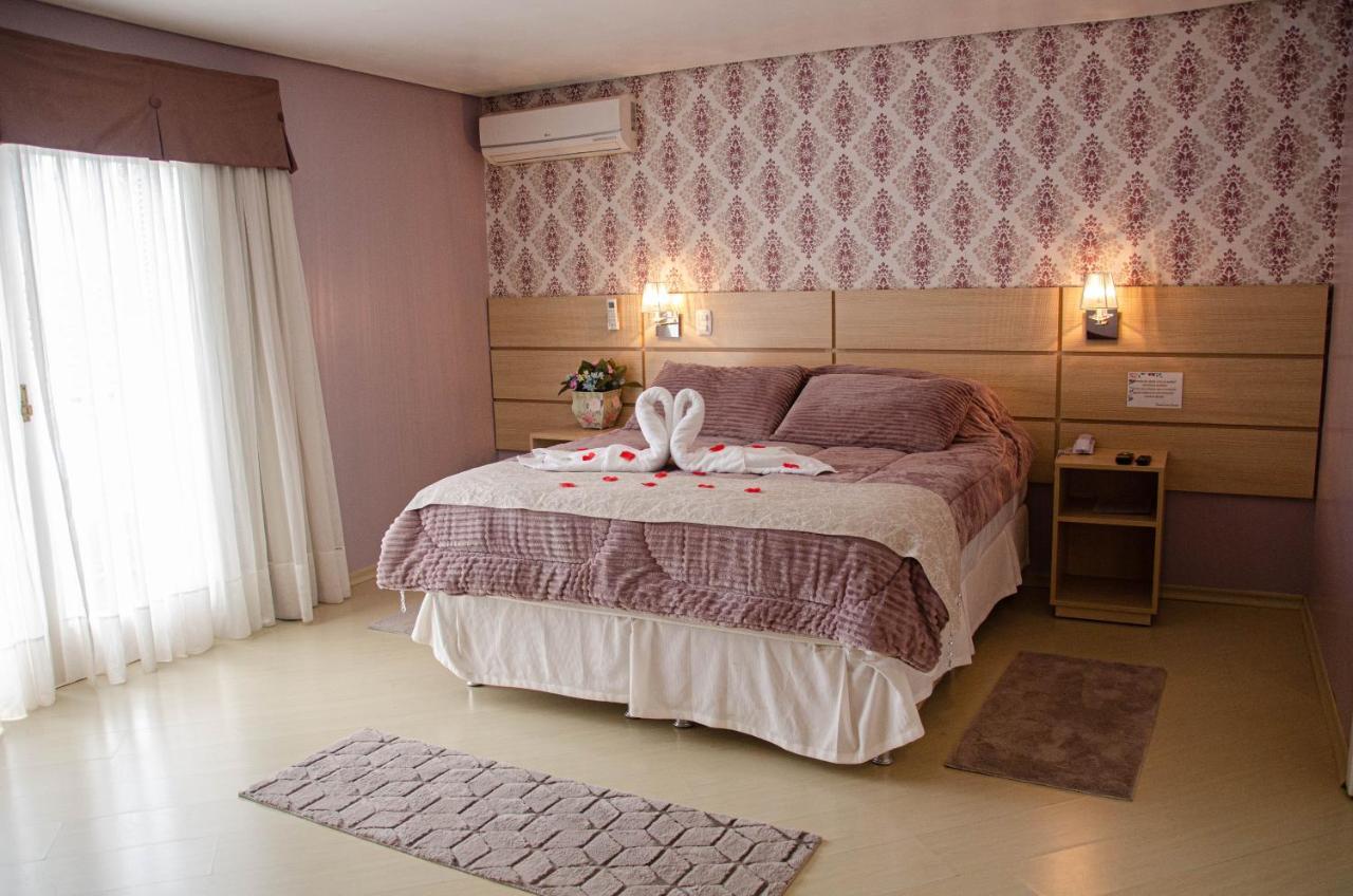 Double Luxury Suite with Spa Bath,1148173795:JPEG