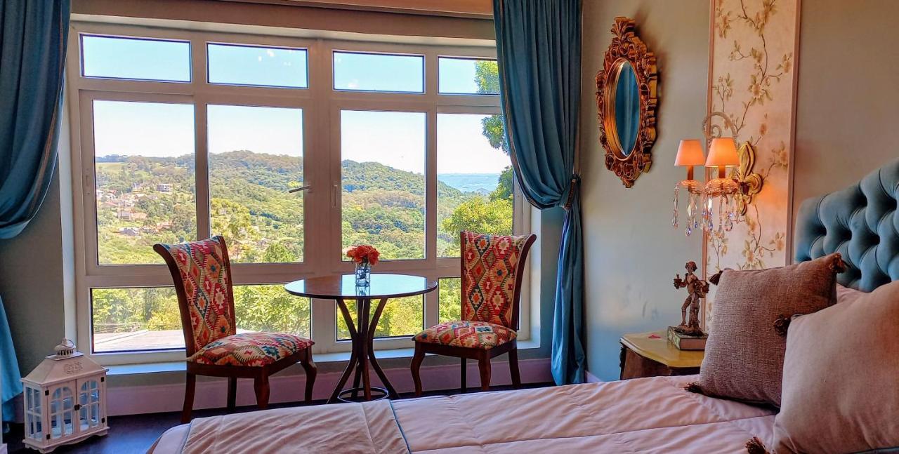 Junior Suite with Mountain View