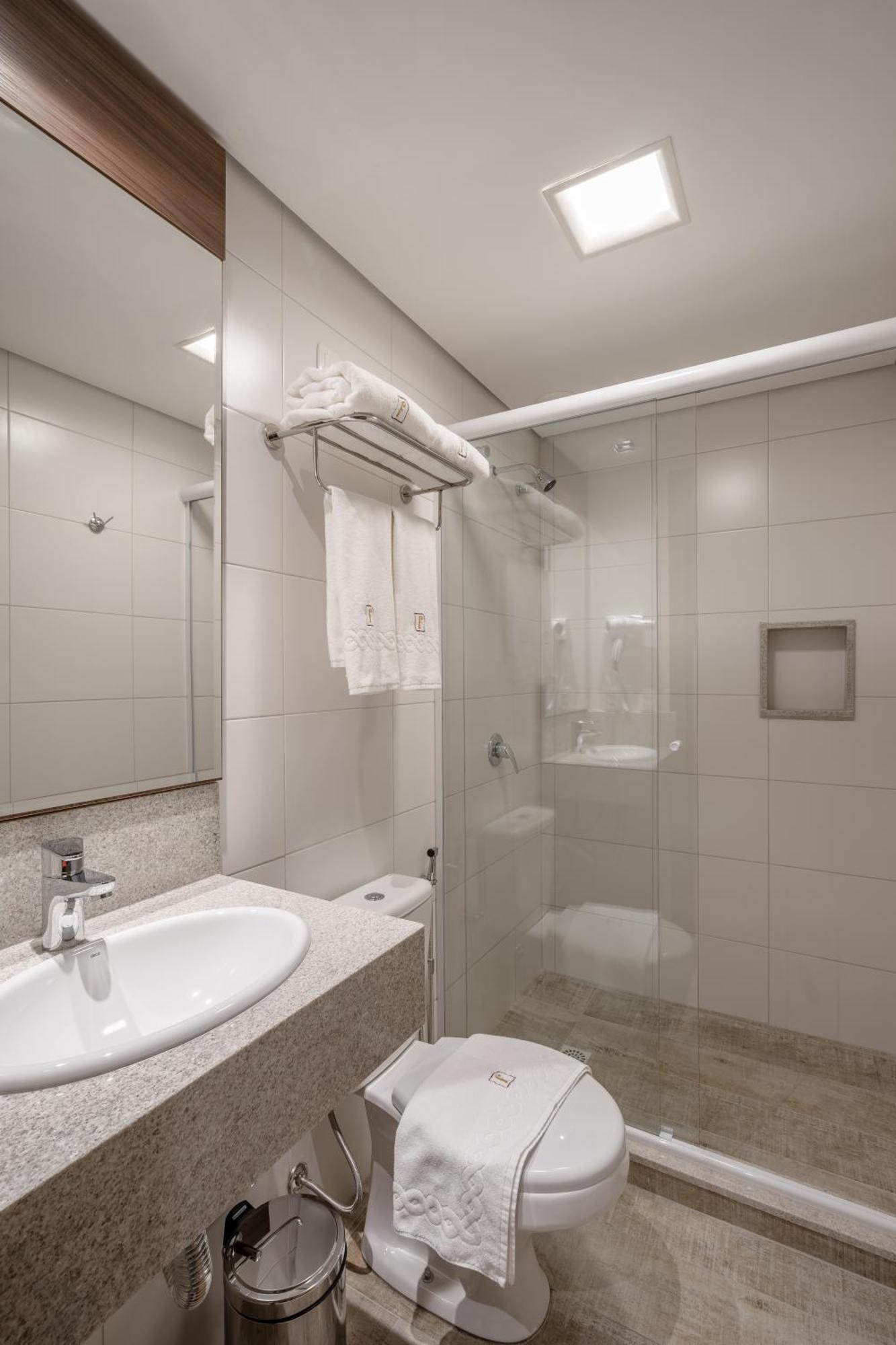 Quadruple Suite  with King-size bed with Spa Bath