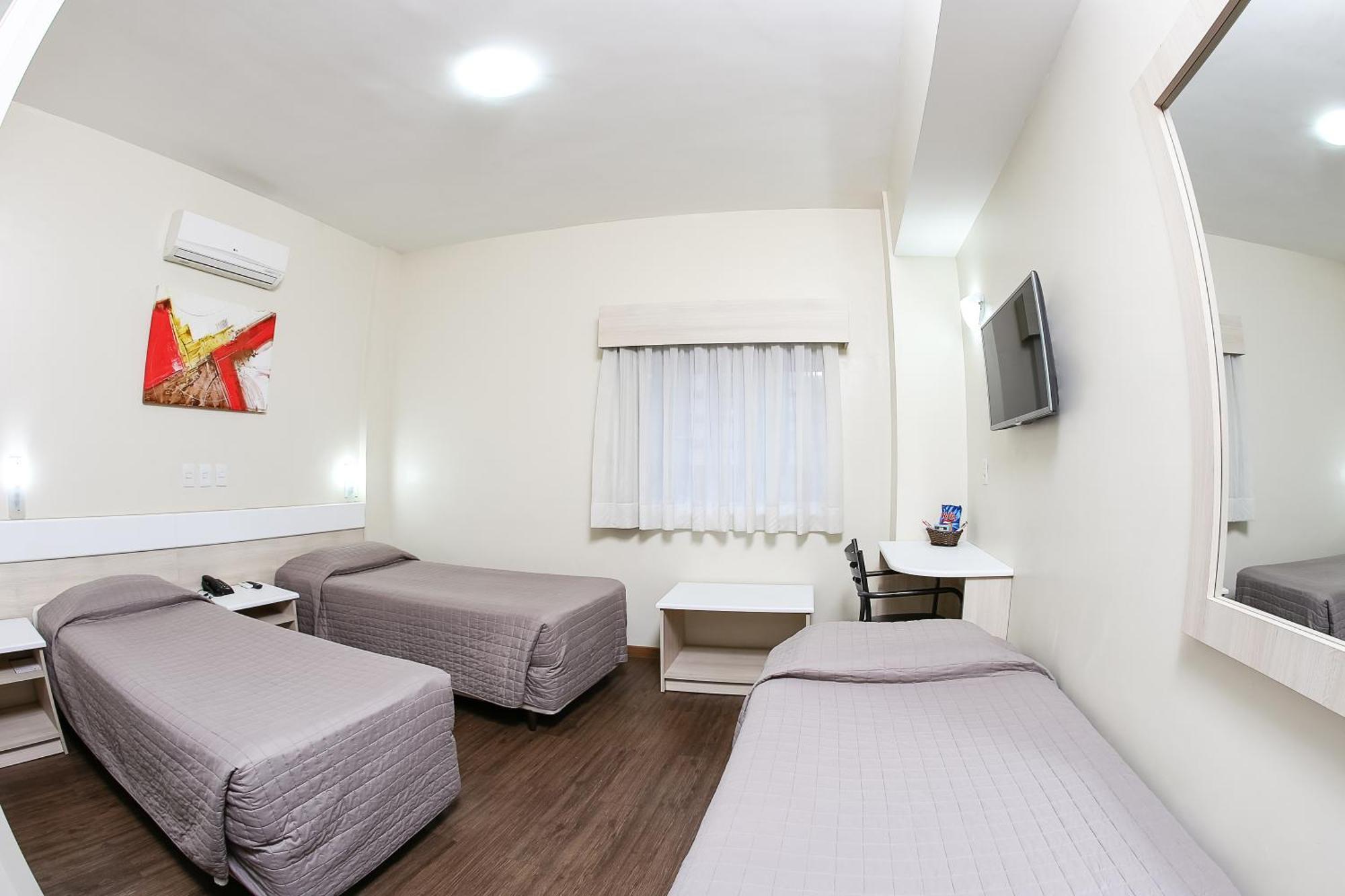 Quarto Triplo Standard