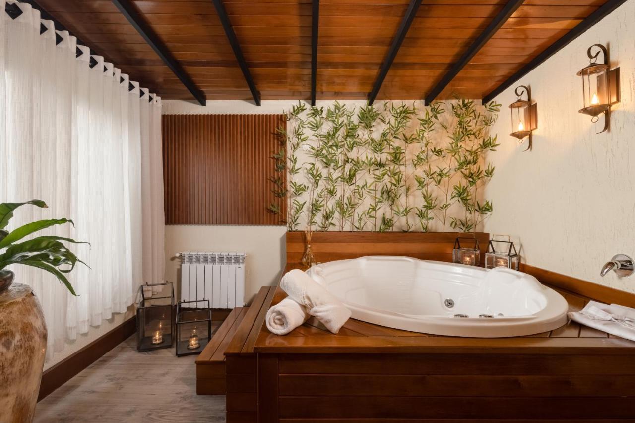 Suite with Hot Tub