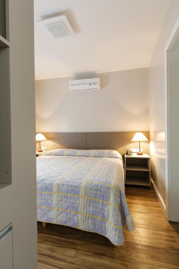 Quarto Duplo Standard