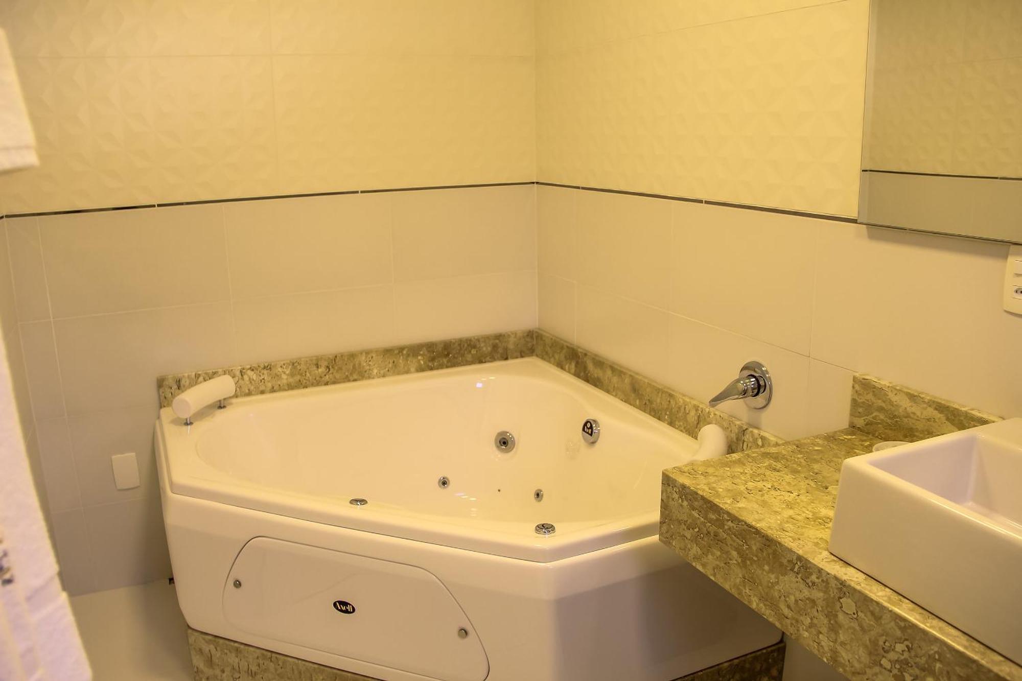 Luxury Suite with Spa Bath,1746988435:JPEG