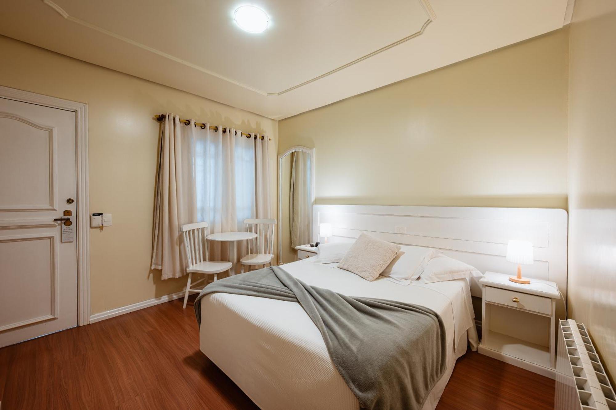Quarto Duplo Standard