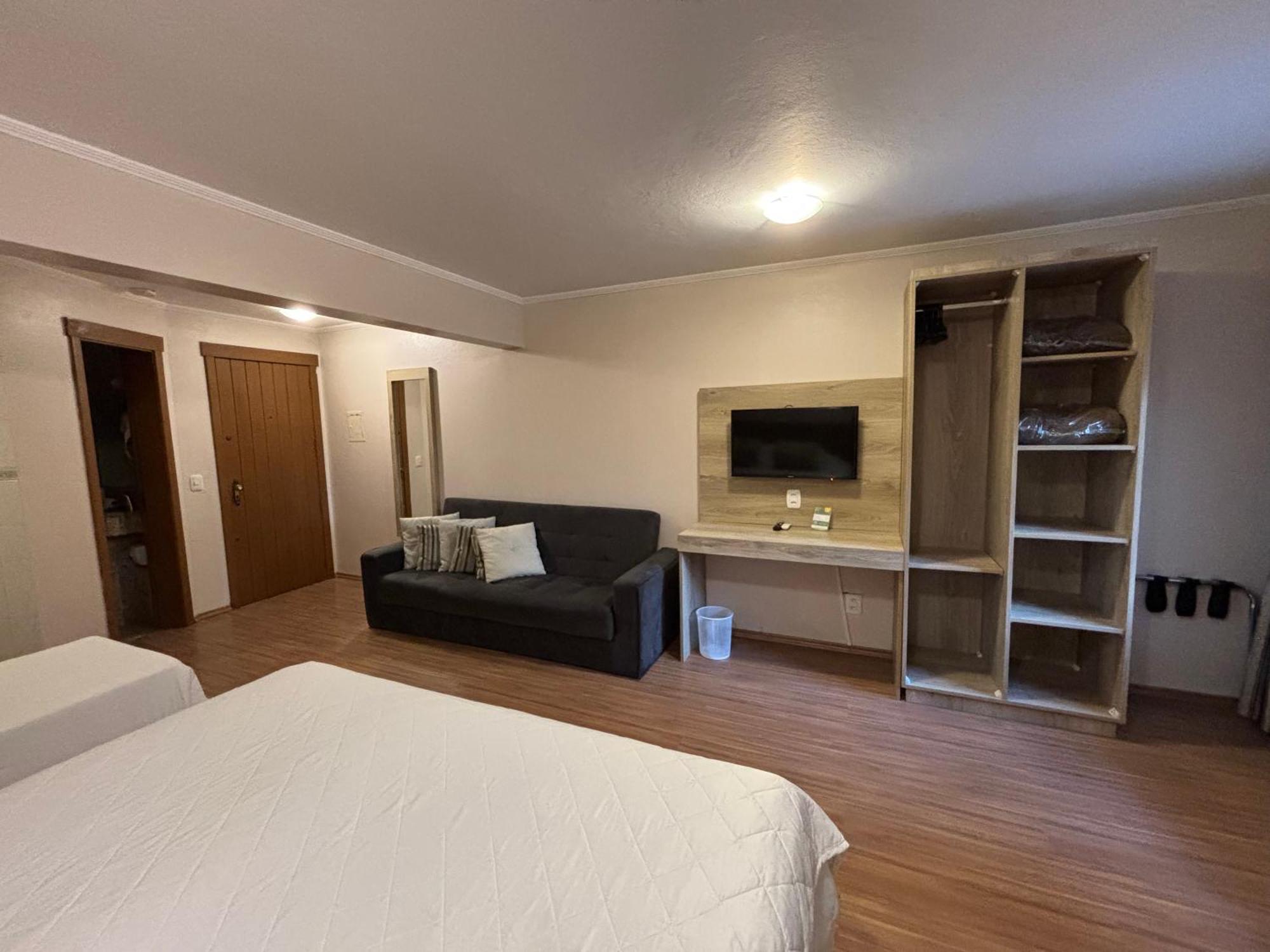Classic Quadruple Room