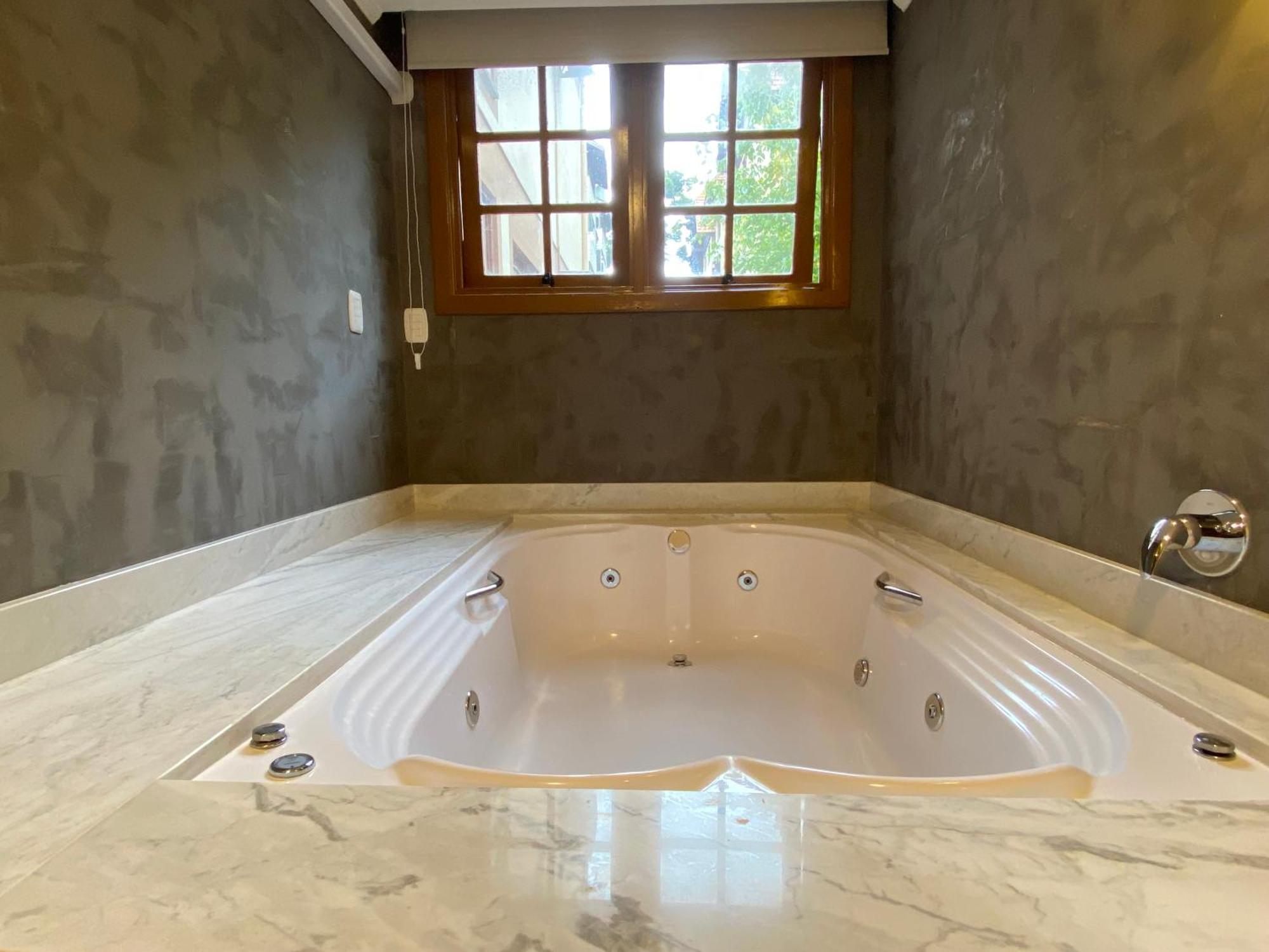 Suite with Hot Tub