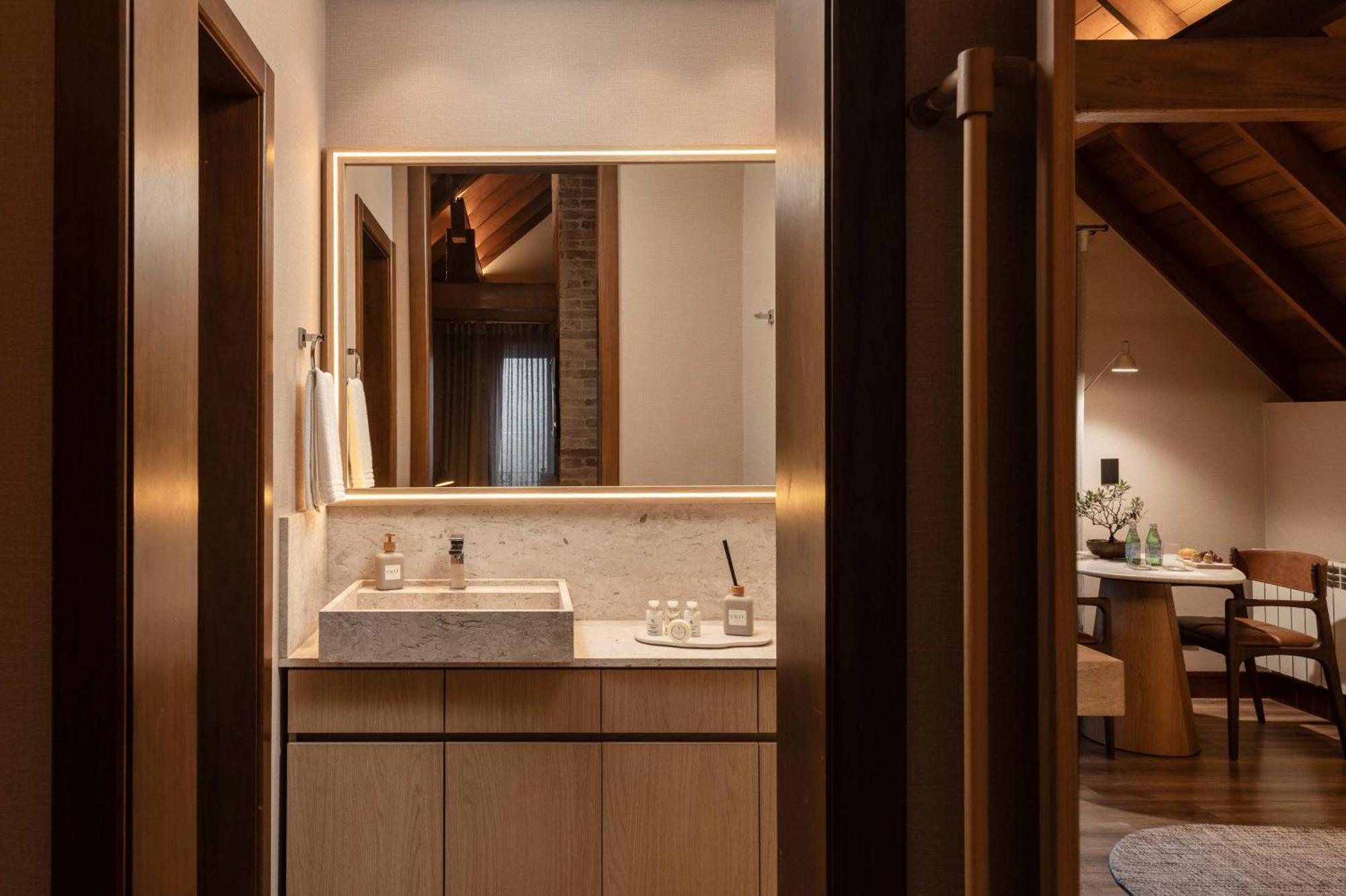 King Suite with Spa Bath