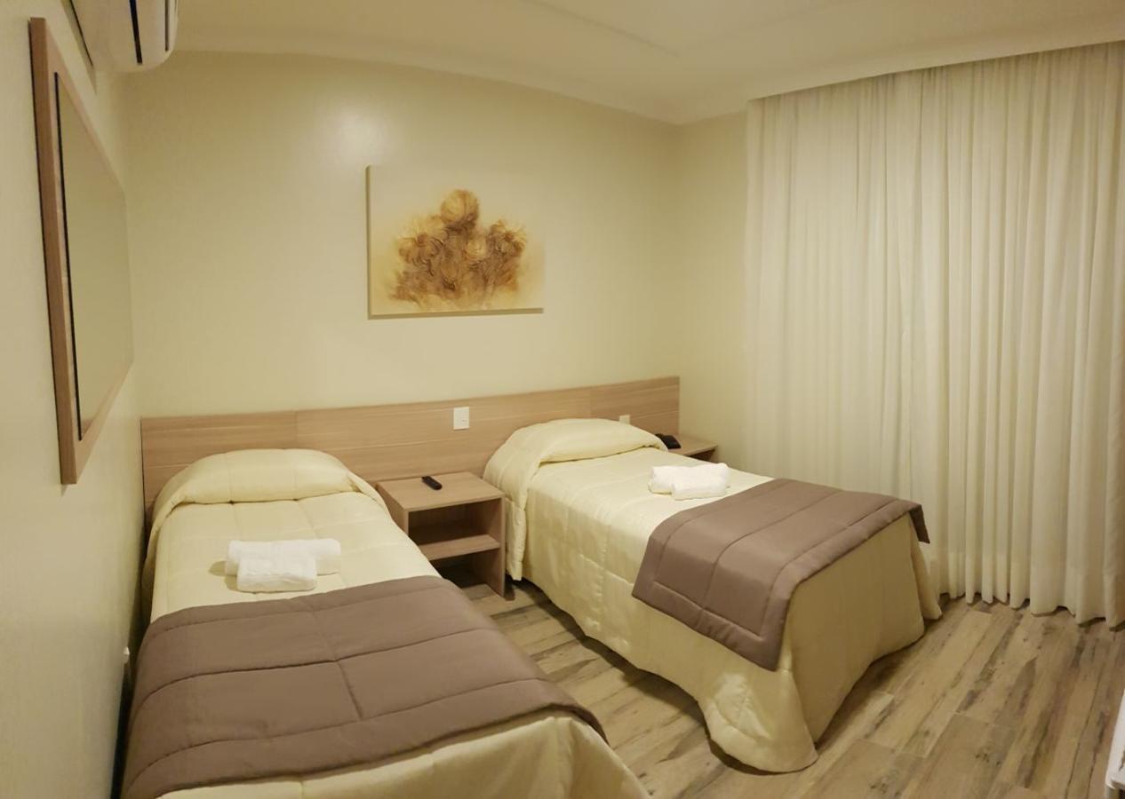 Quarto Deluxe com 2 Camas de Solteiro