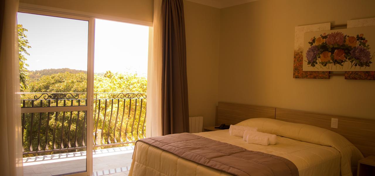 Quarto Triplo com Varanda