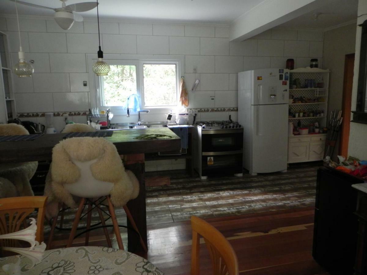 Three-Bedroom House,884444680:JPEG