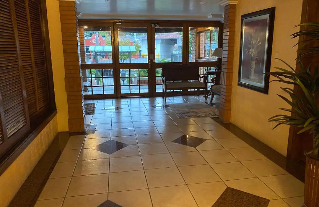 Em Uma Das Avenidas Mais Charmosa De Gramado Rs.-1