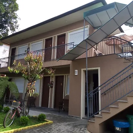Hospedagem Caminho Das Rosas-Suites Em Gramado-3