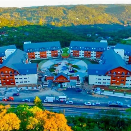 Quarto Familia Golden Gramado Resort Laghetto-3