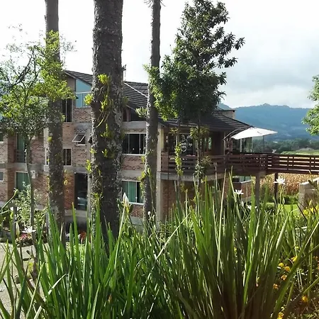 Bina's Haus Pousada, Cafeteria e Atelier-3